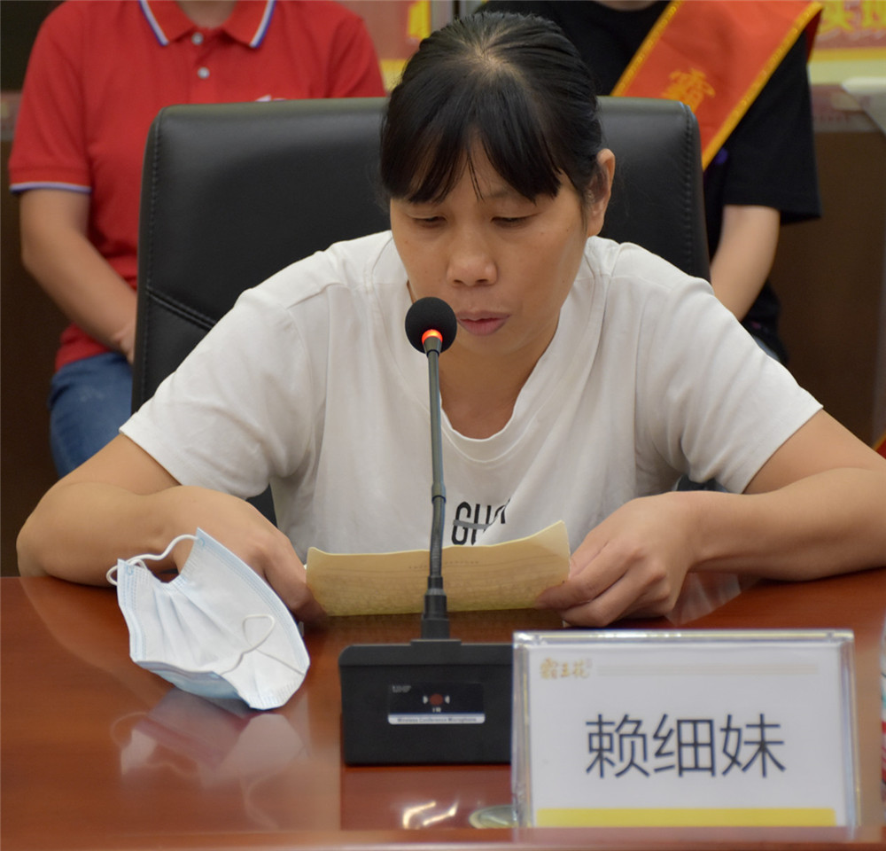 家長代表發言.jpg