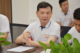 黃冠總經理講話.jpg